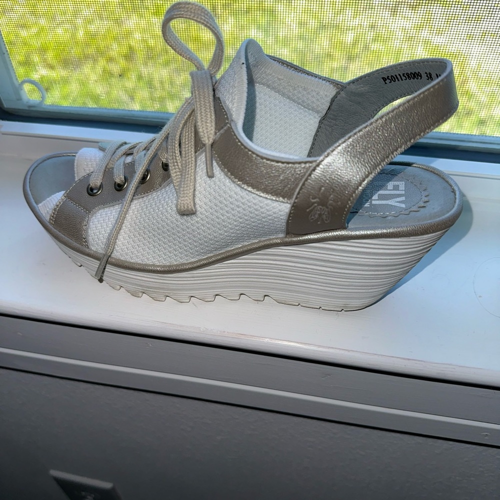 FLY LONDON SILVER (CRISTAL SOLE) LACE-UP SANDAL size 38
